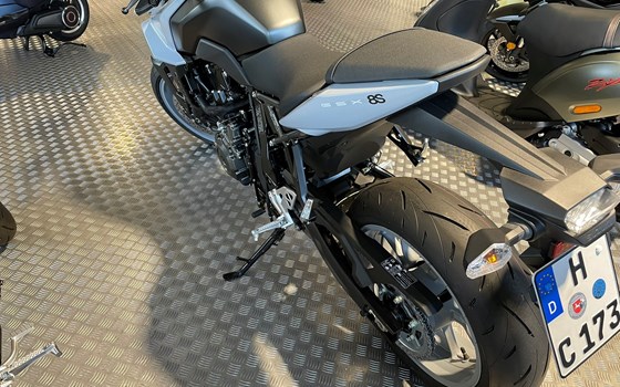 Gebrauchtmotorrad Suzuki GSX-8S - Bild 3