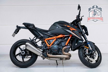 KTM 1390 Super Duke R EVO