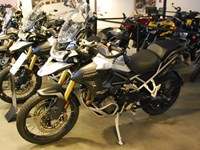 Gebrauchtmotorrad Triumph Tiger 1200 Rally PRO Snowdonia White MY2023 *sofort verfügbar