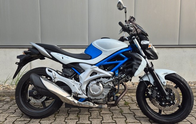 Suzuki SFV 650 Gladius