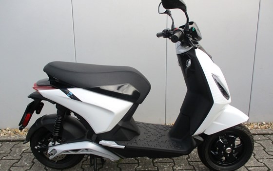 Gebrauchtmotorrad Piaggio 1 Active - Bild 3