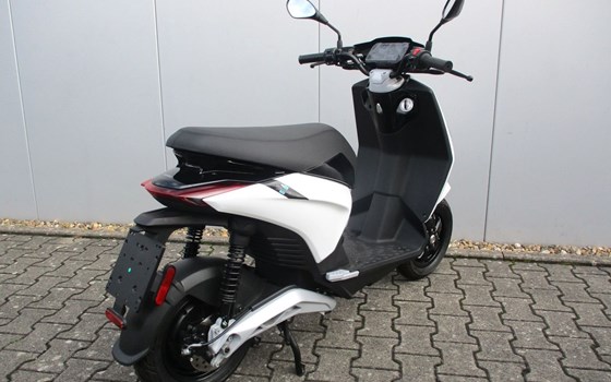 Gebrauchtmotorrad Piaggio 1 Active - Bild 6