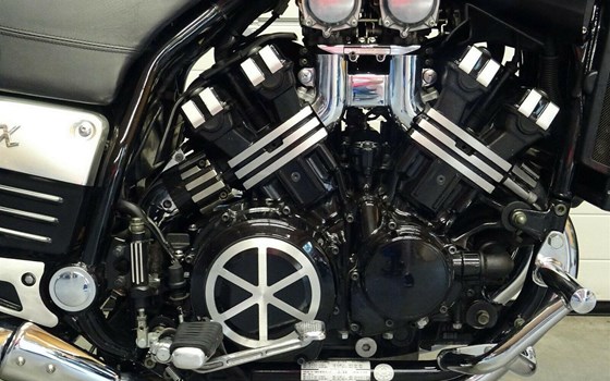 Gebrauchtmotorrad Yamaha V-Max VMX 1200 - Bild 8