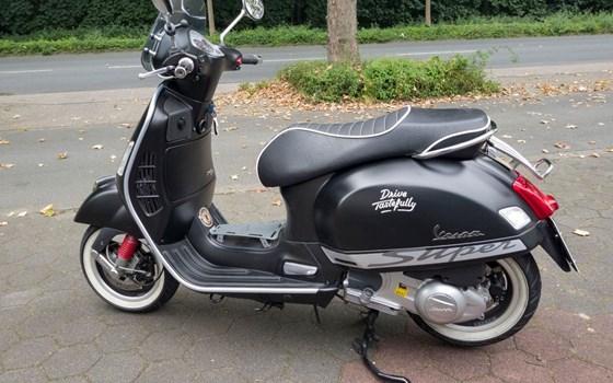 Gebrauchtmotorrad Vespa GTS 300 Super Sport - Bild 1