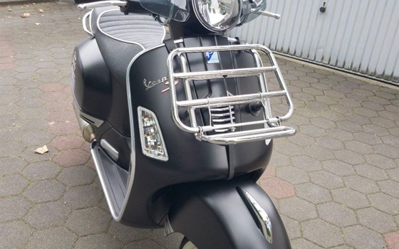 Gebrauchtmotorrad Vespa GTS 300 Super Sport - Bild 10