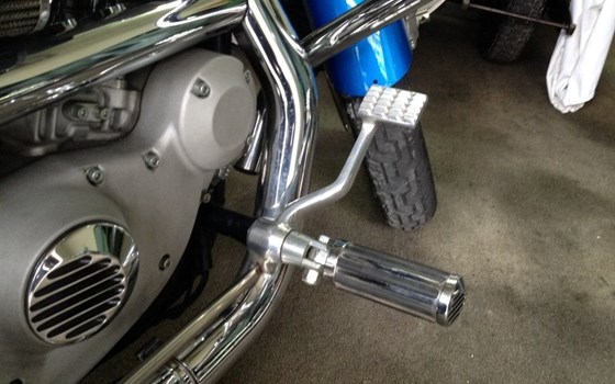 Gebrauchtmotorrad Harley-Davidson Sportster XL 883 C Custom - Bild 9