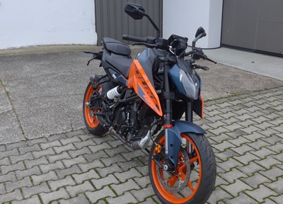 NEUFAHRZEUG KTM 125 Duke