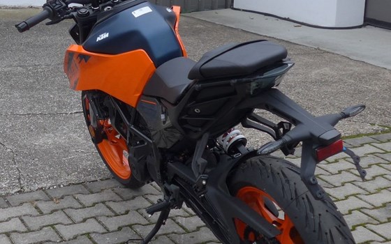 Neufahrzeug KTM 125 Duke - Bild 4