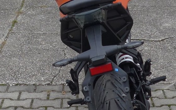 Neufahrzeug KTM 125 Duke - Bild 9