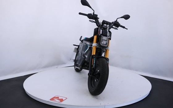 Gebrauchtmotorrad BMW CE 02 11kW - Bild 2