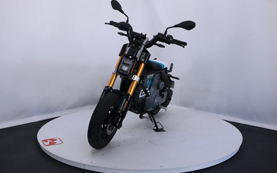 Gebrauchtmotorrad BMW CE 02 11kW - Bild 3