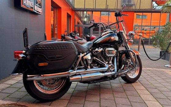 Gebrauchtmotorrad Harley-Davidson Softail Heritage Classic 114 FLHCS - Bild 3 Gebrauchtmotorrad Harley-Davidson Softail Heritage Classic 114 FLHCS - Bild 3