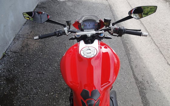 Gebrauchtmotorrad Ducati Monster 1200 R - Bild 4 Gebrauchtmotorrad Ducati Monster 1200 R - Bild 4