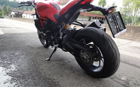 Gebrauchtmotorrad Ducati Monster 1200 R - Bild 7 Gebrauchtmotorrad Ducati Monster 1200 R - Bild 7