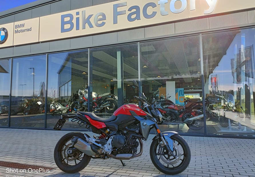 BMW F 900 R (racing-red uni)