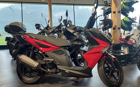 Neufahrzeug Kymco Super 8 R 50i - Bild 1 Neufahrzeug Kymco Super 8 R 50i - Bild 1