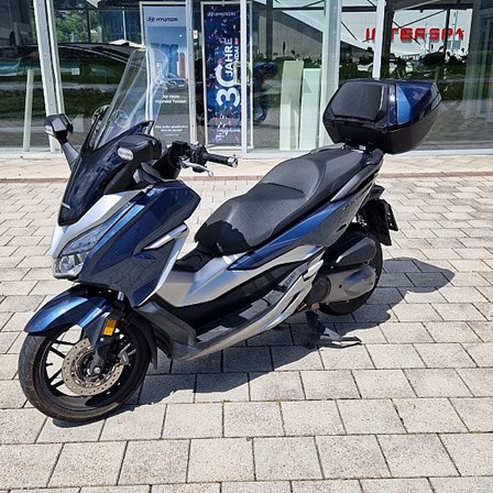 Honda Forza 300