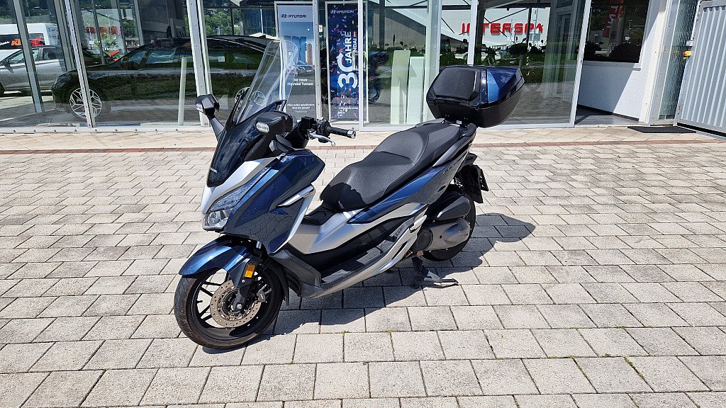 Honda Forza 300 