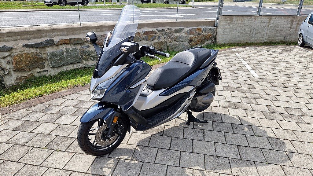 Honda Forza 300 