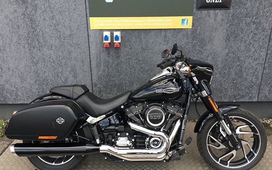 Gebrauchtmotorrad Harley-Davidson Softail Sport Glide FLSB - Bild 2 Gebrauchtmotorrad Harley-Davidson Softail Sport Glide FLSB - Bild 2