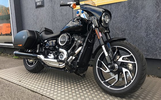 Gebrauchtmotorrad Harley-Davidson Softail Sport Glide FLSB - Bild 3 Gebrauchtmotorrad Harley-Davidson Softail Sport Glide FLSB - Bild 3