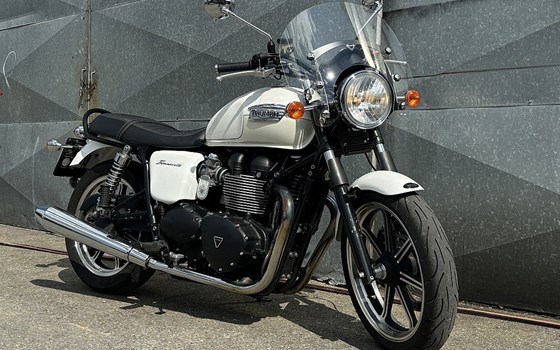 Gebrauchtmotorrad Triumph Bonneville - Bild 2 Gebrauchtmotorrad Triumph Bonneville - Bild 2