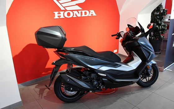 Neufahrzeug Honda Forza 350 - Bild 4 Neufahrzeug Honda Forza 350 - Bild 4