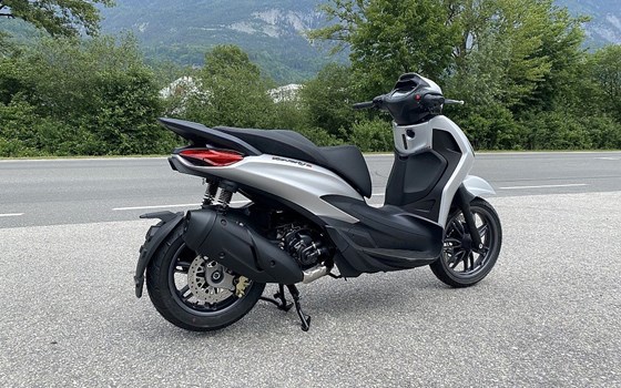 Neufahrzeug Piaggio Beverly 300 S - Bild 4 Neufahrzeug Piaggio Beverly 300 S - Bild 4