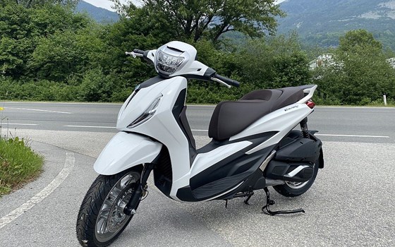 Neufahrzeug Piaggio Beverly 300 hpe - Bild 3 Neufahrzeug Piaggio Beverly 300 hpe - Bild 3