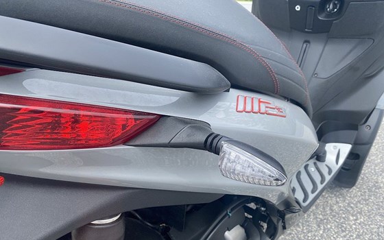 Neufahrzeug Piaggio MP3 300 - Bild 2