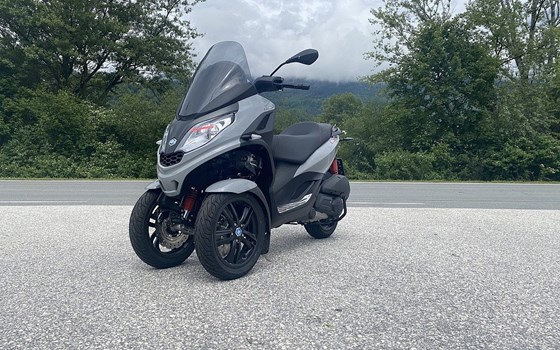 Neufahrzeug Piaggio MP3 300 - Bild 4 Neufahrzeug Piaggio MP3 300 - Bild 4