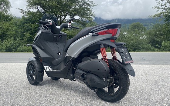Neufahrzeug Piaggio MP3 300 - Bild 5 Neufahrzeug Piaggio MP3 300 - Bild 5