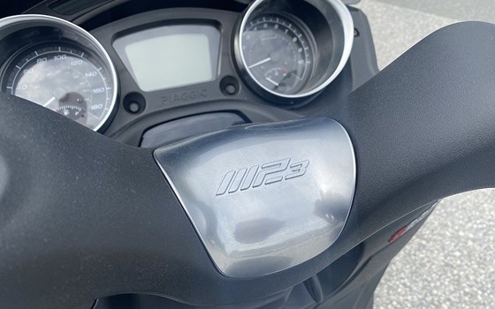 Neufahrzeug Piaggio MP3 300 - Bild 6 Neufahrzeug Piaggio MP3 300 - Bild 6