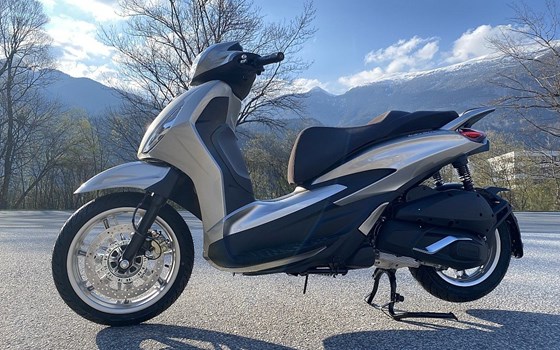 Neufahrzeug Piaggio Beverly 400 hpe - Bild 2 Neufahrzeug Piaggio Beverly 400 hpe - Bild 2