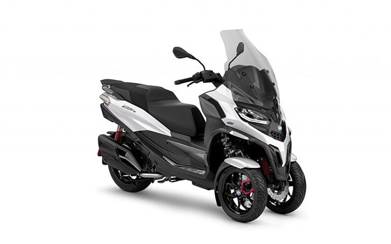 Neufahrzeug Piaggio MP3 400 Sport - Bild 2 Neufahrzeug Piaggio MP3 400 Sport - Bild 2