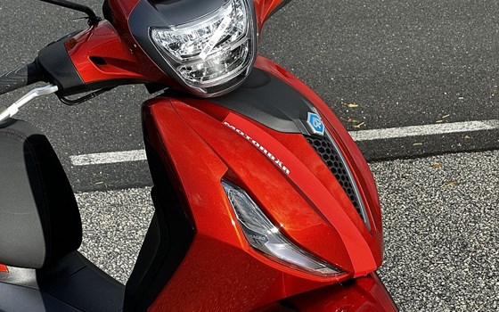Neufahrzeug Piaggio Beverly 300 S - Bild 5 Neufahrzeug Piaggio Beverly 300 S - Bild 5