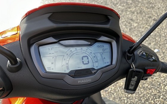 Neufahrzeug Piaggio Beverly 300 S - Bild 9