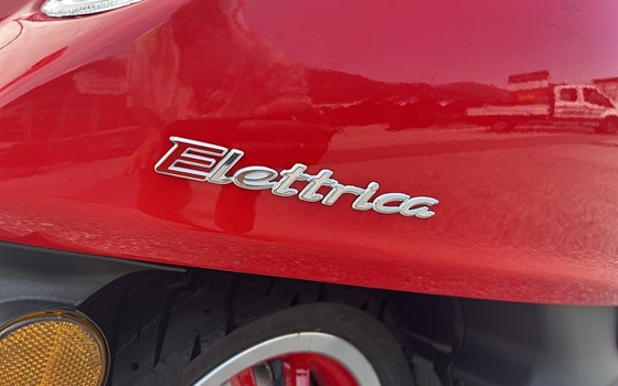 Neufahrzeug Vespa Elettrica 70 km/h - Bild 3