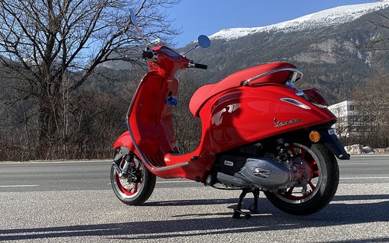 Neufahrzeug Vespa Primavera 125 RED - Bild 5 Neufahrzeug Vespa Primavera 125 RED - Bild 5