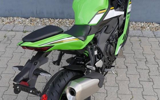 Neufahrzeug Kawasaki Ninja ZX-4RR - Bild 8