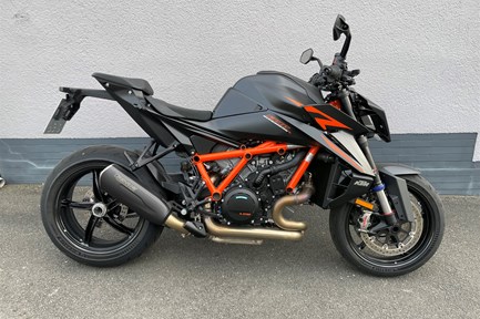 KTM 1390 Super Duke R EVO