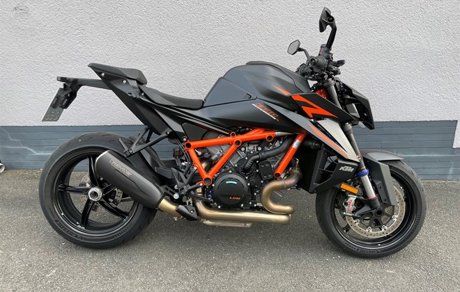 KTM 1390 Super Duke R EVO