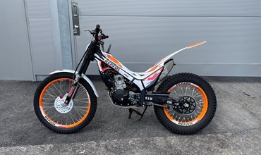 Montesa Cota 301RR Race Replica