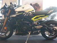 Gebrauchtmotorrad Triumph Street Triple 765 Moto2 Edition TOP Fahrzeug