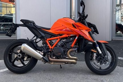 KTM 1390 Super Duke R EVO