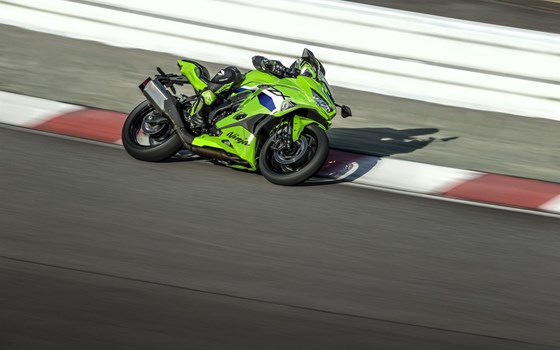 Neufahrzeug Kawasaki Ninja ZX-4RR - Bild 14