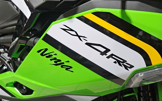 Neufahrzeug Kawasaki Ninja ZX-4RR - Bild 1