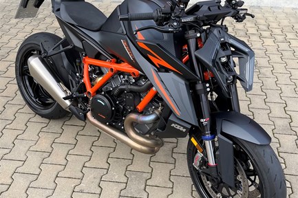 KTM 1390 Super Duke R EVO