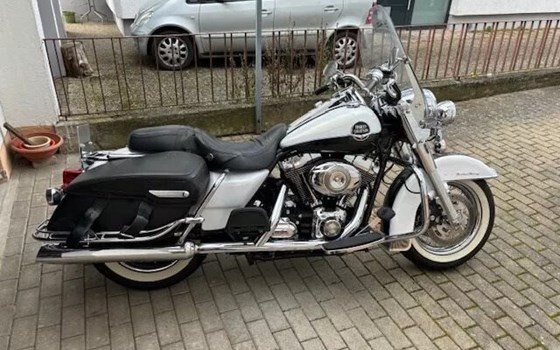 Gebrauchtmotorrad Harley-Davidson Road King Classic FLHRC - Bild 1