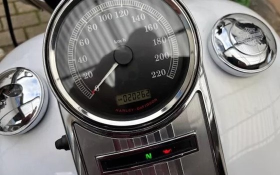 Gebrauchtmotorrad Harley-Davidson Road King Classic FLHRC - Bild 3